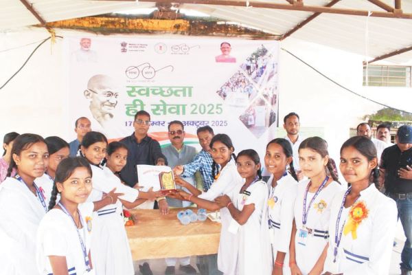 स्वच्छता थीम पर स्पर्धाएं, विजेता पुरस्कृत