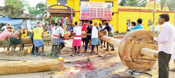 मगरमुंई रस्म के साथ रथ के एक्सल का निर्माण पूर्ण