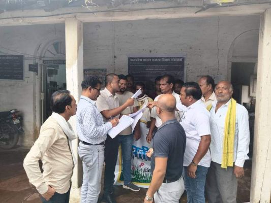  सीएम के नाम तहसीलदार को सौंपा ज्ञापन