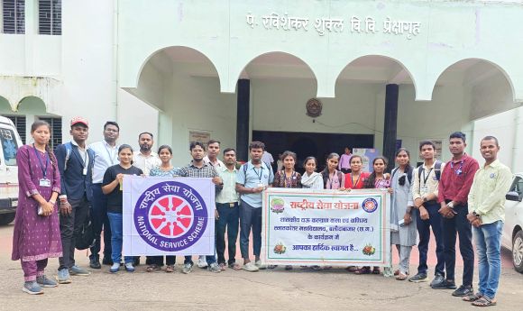 डीके कॉलेज एनएसएस स्वयंसेवकों का रक्तदान, शैक्षणिक भ्रमण भी