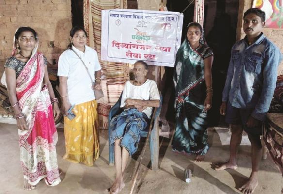 110 गांव के दिव्यांगजनों के घर पहुंचकर दी योजनाओं की जानकारी