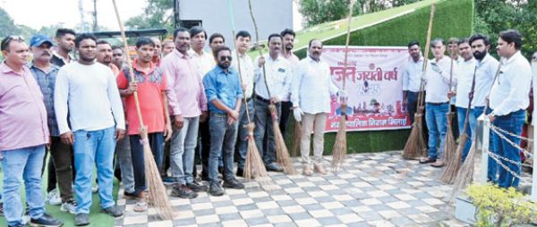 रजत जयंती पर शहीदों के सम्मान के साथ नुक्कड़ नाटक के माध्यम से स्वच्छता संदेश