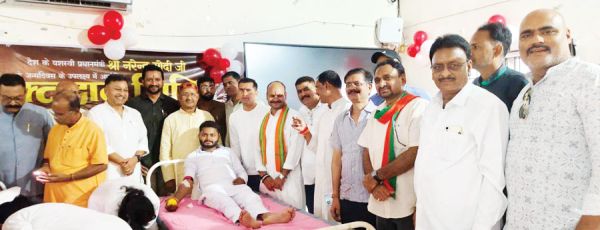 सेवा पखवाड़ा: नि:शुल्क स्वास्थ्य परीक्षण और रक्तदान शिविर