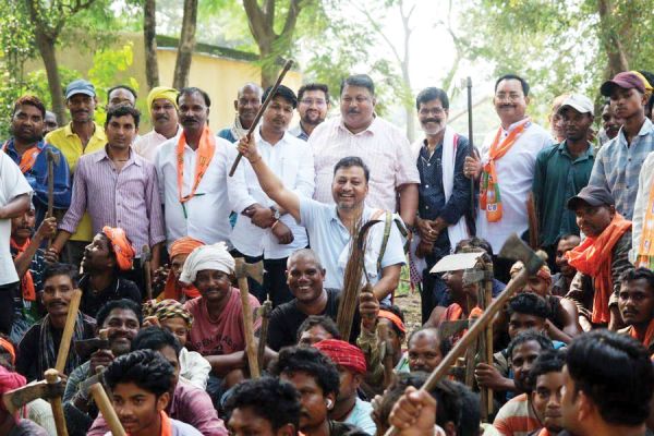 भफौली स्वास्थ्य केंद्र में स्वच्छता अभियान, सांसद चिंतामणि महाराज हुए शामिल