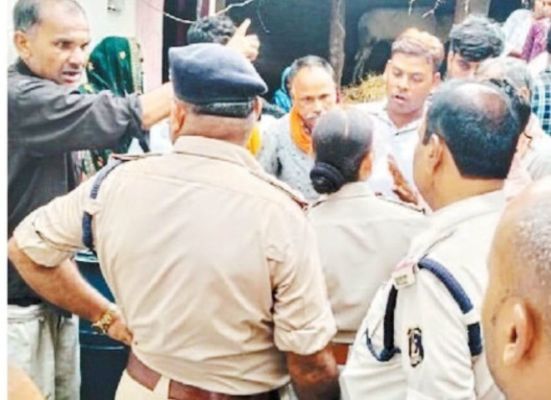 खबर का असर: आबकारी, पुलिस और  पालिका ने अवैध चखना सेंटर पर कसी नकेल