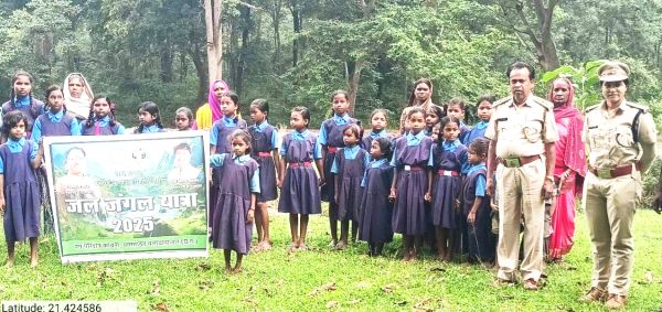 कोठारी वन परिक्षेत्र के लाटादादर  सर्किल में जल-जंगल यात्रा