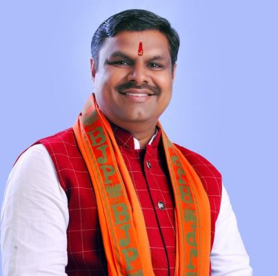 एक शिक्षक न सिर्फ ज्ञान देता है, बल्कि एक बेहतर समाज भी बनाता है-मंत्री यादव