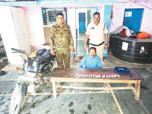 नाबालिगों को नशे की सामग्री बेचने वाला गिरफ्तार