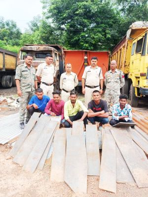 प्लांट से लोहे प्लेट चोरी के साथ पांच आरोपी गिरफ्तार