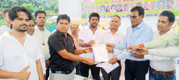 कृषि अफसरों ने सांकेतिक प्रदर्शन रैली निकाली, ज्ञापन