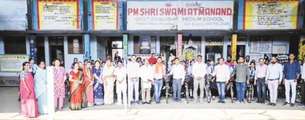 पीएमश्री सेजेस कुम्हारी में छात्राओं को मिली साइकिल