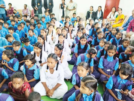 शासकीय हाईस्कूल हाटकचोरा के नवनिर्मित भवन का लोकार्पण