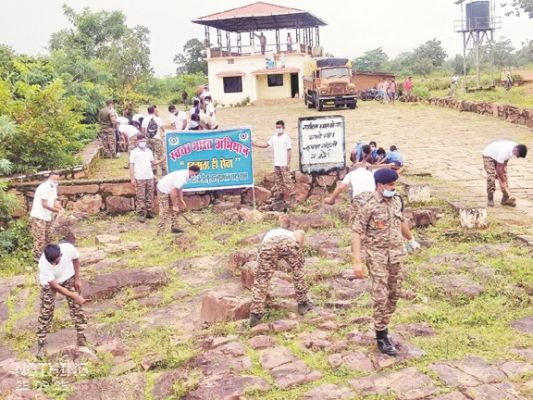 सीआरपीएफ की 188 बटालियन ने चलाया श्रमदान अभियान