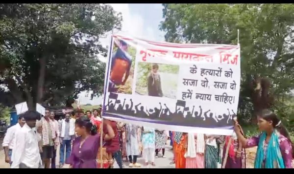 युवक की संदिग्ध मौत, गांव में आक्रोश, चक्काजाम