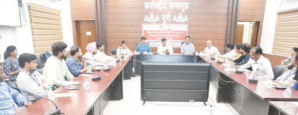 डीएलसीसी की बैठक में बैंकर्स को दिए निर्देश