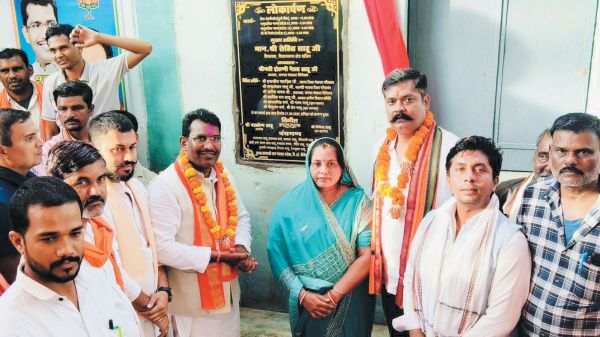 31 लाख के विकास कार्यों का विधायक ने किया लोकार्पण