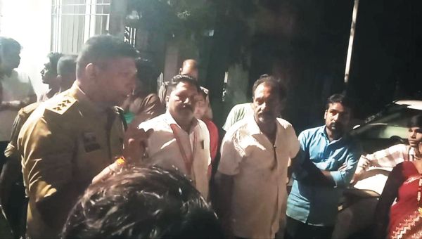 चुनरी यात्रा पर पथराव, दो समुदायों में विवाद, 4 घायल, थाना घेरा 4 गिरफ्तार