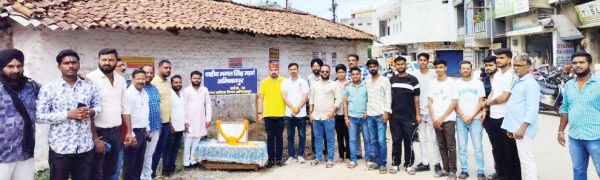 भगत सिंह वार्ड में बनेगा भव्य भगत सिंह चौक जयंती पर पुष्पांजलि