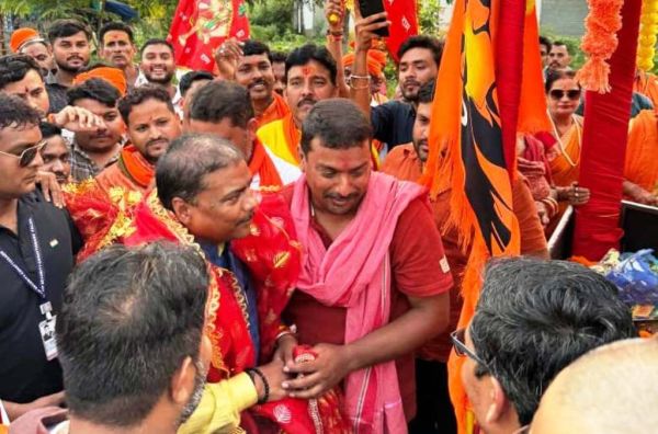 ध्वजा यात्रा रतनपुर महामाया मंदिर में समापन, मंत्री केदार कश्यप भी पदयात्रियों के साथ चले