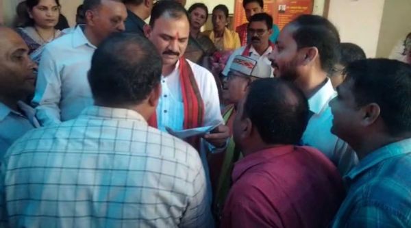 आंदोलन खत्म होने के बाद एनएचएम के बर्खास्त कर्मियों की बहाली और वेतन भुगतान की मांग