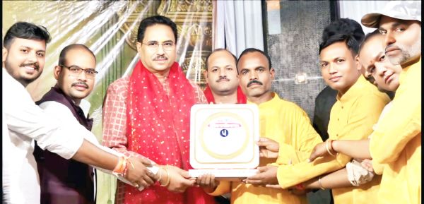 देवी कथा में पहुंचे कंपनी के निदेशक स्वागत