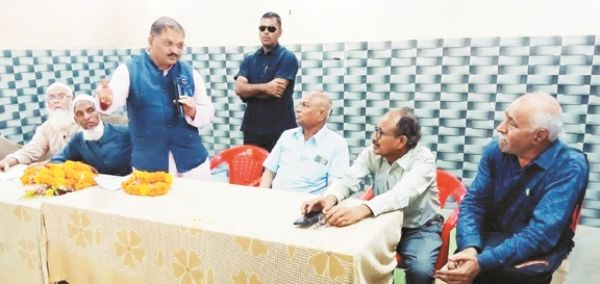 सांसद पांडे ने पेंशनरों का बढ़ाया मनोबल