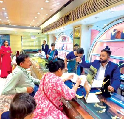 नवरात्रि पर एटी ज्वैलर्स में 5 से 50 हजार तक की छूट