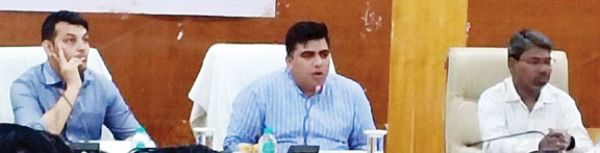 बैंकिंग शाखाओं का करें विस्तार