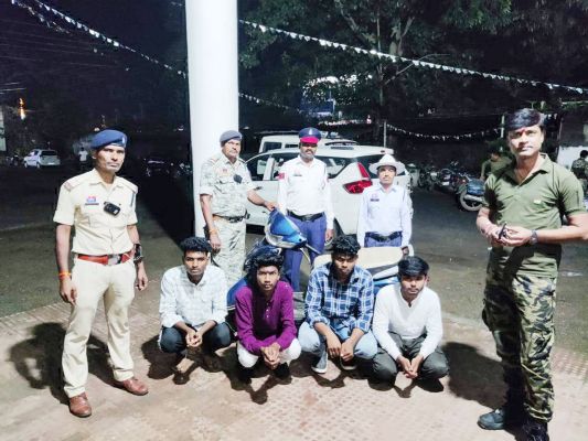  बाइक  पर स्टंट का वीडियो फैला, एक नाबालिग समेत 5 युवक और वाहन मालिक हिरासत में