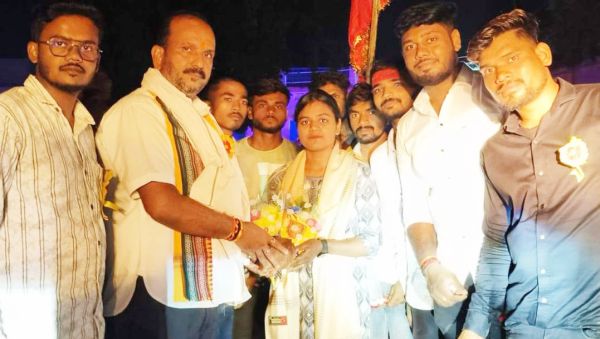 उमा को भाजपा किसान नेता योगेश ने किया सम्मानित