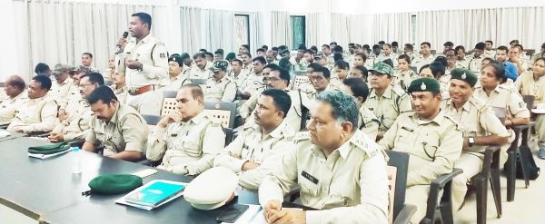 दो दिनी प्रशिक्षण, विभिन्न विषयों पर जानकारी दी