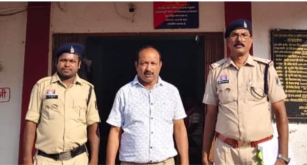 जांजगीर-चांपा में महिला से छेड़छाड़ करने वाला प्रधान पाठक गिरफ्तार, जेल भेजा गया