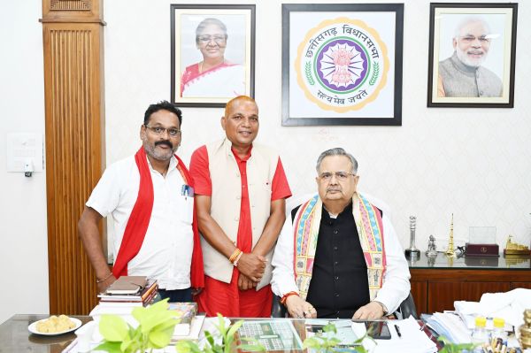 किसान नेता मिंजून साहू ने विस अध्यक्ष से की मुलाकात