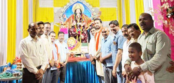 पंडालों में जिपं उपाध्यक्ष विक्रांत ने की पूजा-अर्चना