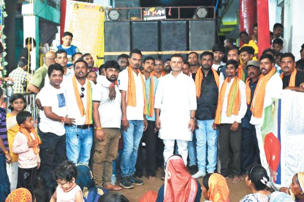 नवरात्रि पर आरती और सामूहिक भाजपा प्रवेश