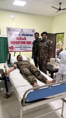 सीआरपीएफ जवानों ने किया रक्तदान
