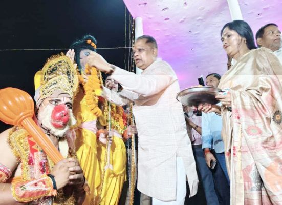 पुलिस ग्राउंड में भव्य आतिशबाजी और राम झांकी ने मोह लिया मन