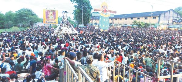 विजयदशमी पर गढ़ विच्छेदन, विजेता का सम्मान