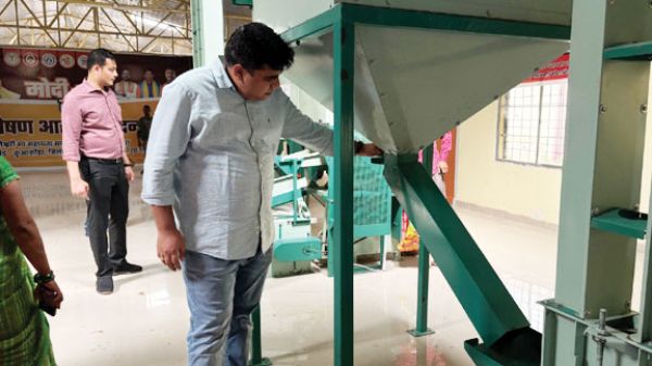 पोषण आहार उत्पादन इकाई का जायजा