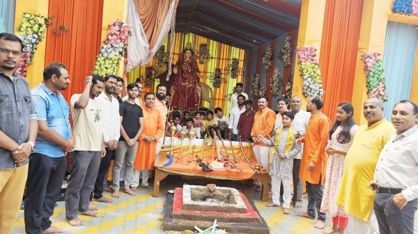 विजयादशमी पर विहिप ने की शस्त्र पूजा