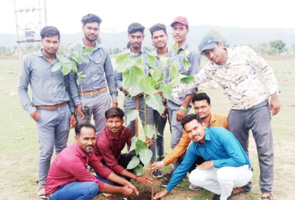 आईटीआई पंडरिया में युवाओं का उत्साह