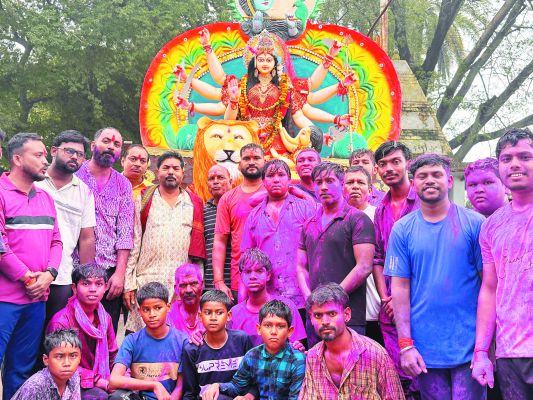 नम आंखों से भक्तों ने दी माँ को विदाई  बरसते पानी में दिखा जबदस्त उत्साह