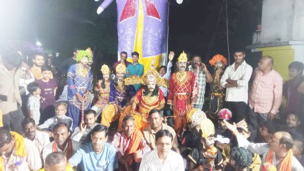 रावण भाटा मैदान में पारम्परिक दशहरा का मंचीय कार्यक्रम