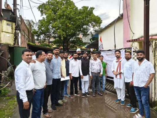 बिजली बिल में वृद्धि के खिलाफ  युवा कांग्रेस का हस्ताक्षर अभियान