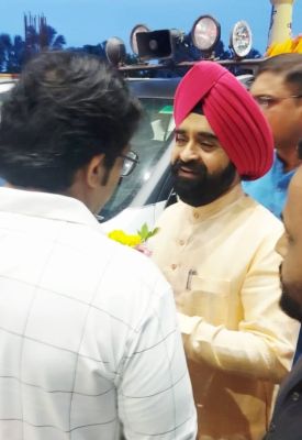 एयरपोर्ट से नांदगांव तक दावेदारों ने किया शक्ति प्रदर्शन