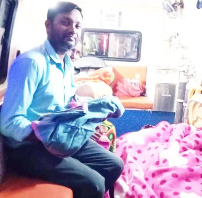 संजीवनी एक्सप्रेस में गूंजी किलकारी, मां-बेटी स्वस्थ