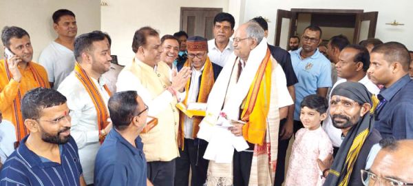 रायपुर शहर जिले की नव नियुक्त पदाधिकारी मिले सांसद बृजमोहन से