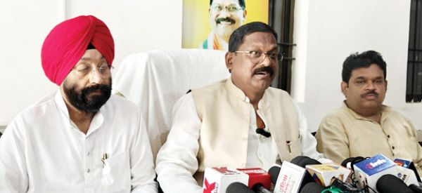 मुख्यमंत्री अपनी स्थिति स्पष्ट करें कि सरकार वह चला रहे हैं या राज्यपाल-अमरजीत