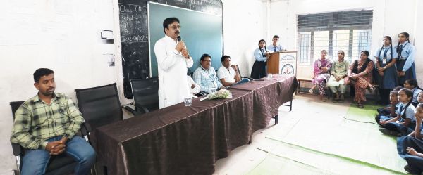 स्वामी आत्मानंद शिक्षा और आदिवासियों के उत्थान के लिए अनेक कार्य किए हैं- शर्मा