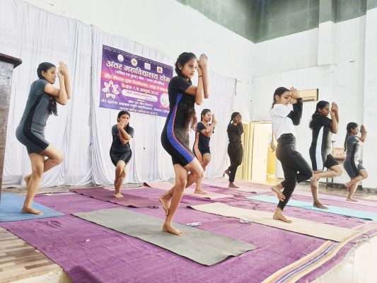 सेठ फूलचंद अग्रवाल महाविद्यालय में दो दिनी अंतरमहाविद्यालय योग स्पर्धा